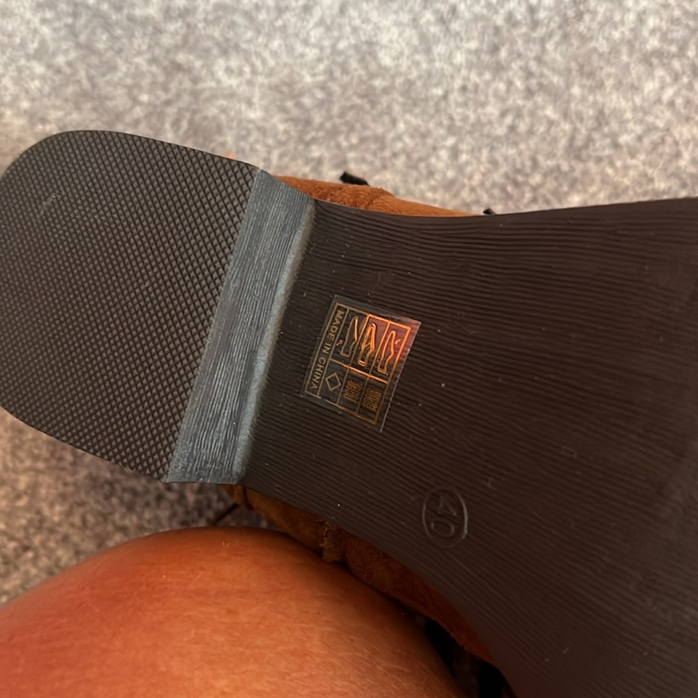 New Brown fringe boots - Picture 5 of 5